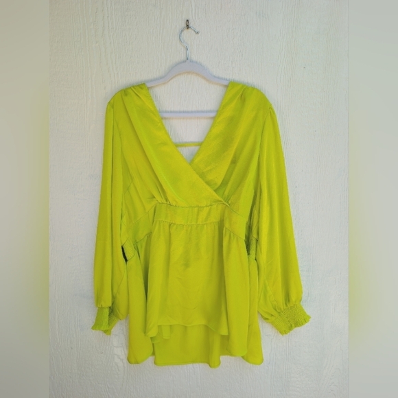 NWT Torrid Satin Surplice Tie Cut Out Back Long Sleeve Blouse Top Plus Size 3X - Picture 1 of 6